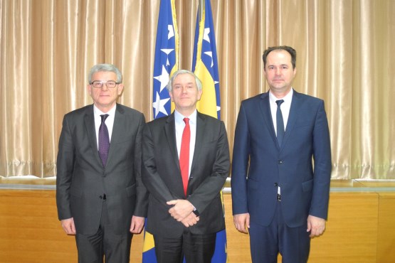 Zamjenik predsjedavajuće Predstavničkog doma Šefik Džaferović i zamjenik predsjedavajućeg Doma naroda Parlamentarne skupštine BiH Safet Softić razgovarali s ambasadorom Republike Francuske u BiH